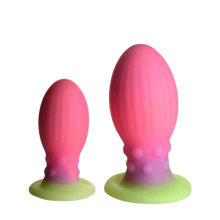 Charger l'image dans la galerie, Creature's Cock Glow in the dark Xeno Egg dildo
