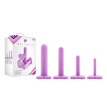 Charger l'image dans la galerie, Ensemble de quatre dilatateurs en silicone de couleur lavande avec la base en forme de coeur de la marque Blush Novelties sur fond blanc
