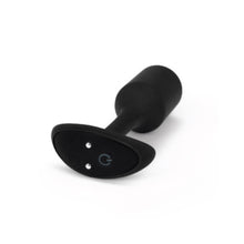 Load image into Gallery viewer, Plug anale vibrante Snug 2 de B-vibe sur fond blanc