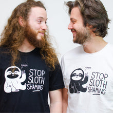 Load image into Gallery viewer, Deux hommes portant le chandail Stop sloth shaming par Les 3 * : un chandail noir et un chandail blanc
