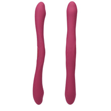 Charger l&#39;image dans la galerie, double vibrating dildo Tryst Duet - dildo double vibrant 
