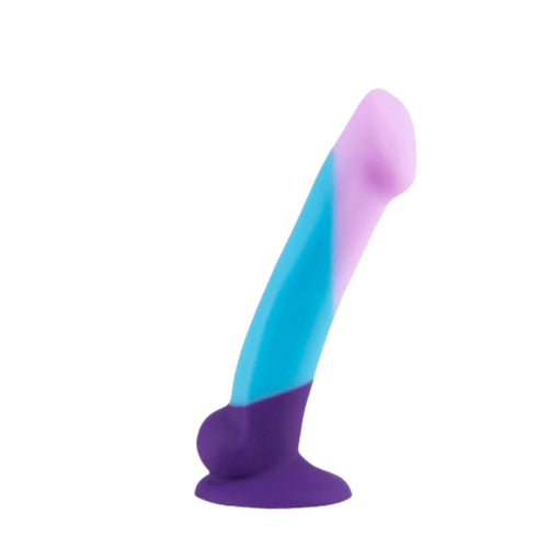 Dildo en silicone Purple Haze aux couleurs pastels de Blush Novelties sur fond blanc